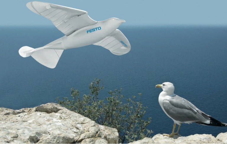 Smart Bird - робот птица